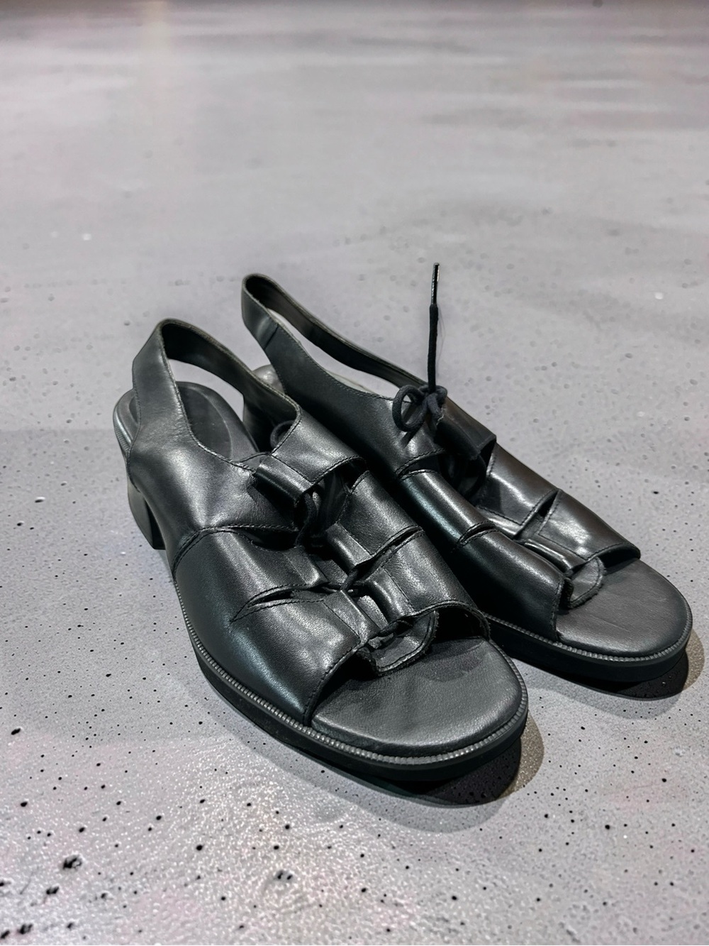 Bernardo Black Leather Slingback Sandals - Women's Open-Toe Dress Sandals BT16